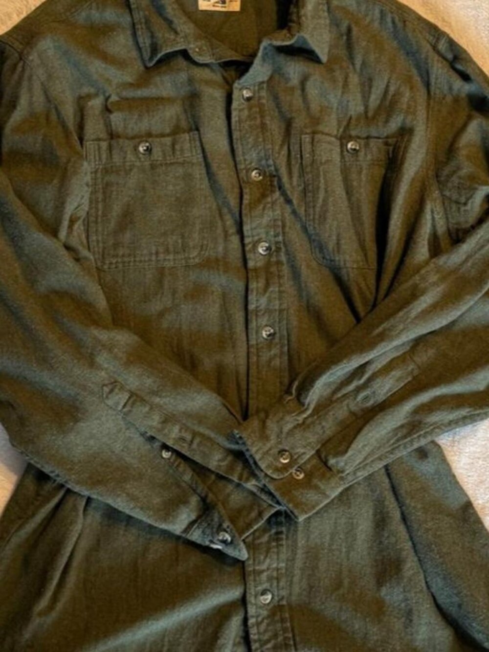 Green flannel cozy button-up shirt, size men’s XLT